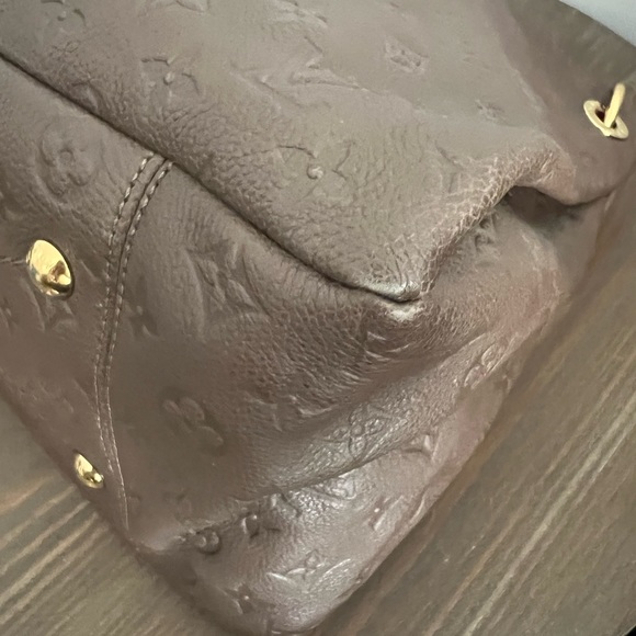 AUTHENTIC LV Empreinte Artsy MM Taupe Glace - Picture 5 of 11